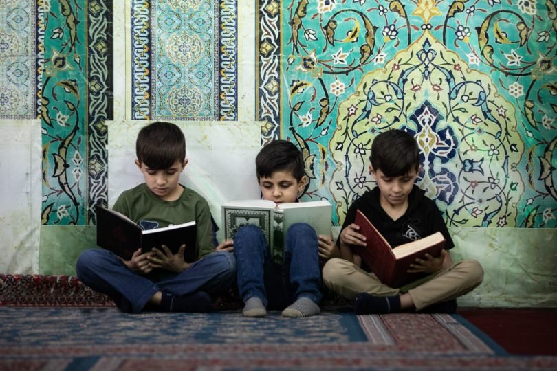 هوس الظهور... حين يُعلن الفراغ عن نفسه