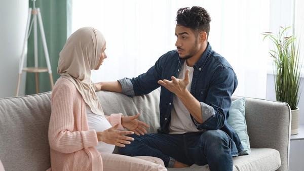 بدايةُ النهايةِ... المقارنةُ بينَ الزوجينِ