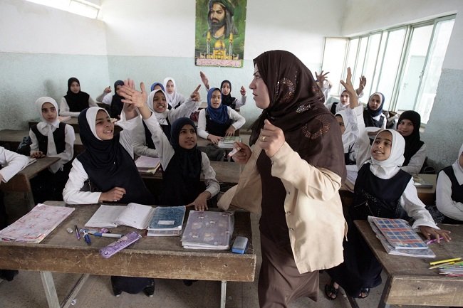 الطالبات وسطحية الأمثال