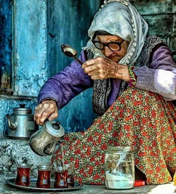 الزمن حين يُروى لا حين يُعاش : في سيكولوجيا تمجيد الأزمنة المنقضية