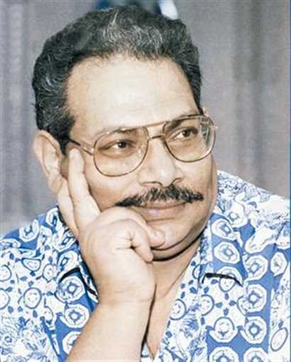 اسامة_انور_عكاشة.jpg