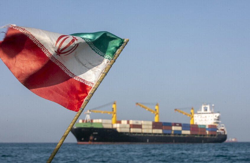 أكسيوس: الممر الأوسط في مضيق هرمز يقع ضمن المياه الدولية ويضمن حرية الملاحة