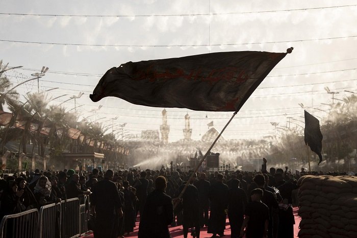 مَن المنادي ومَن المنادى؟ رحلة البحث عن معنى «لبّيك يا حسين»