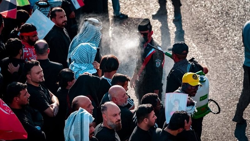 حشود غفيرة من المعزّين في مراسم تشييع السيد علي الخامنئي بالعراق