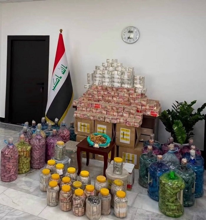 القضاء يضبط 25 مليار دينار و200 ألف دولار و4 كغم ذهب في قضية وكيل وزارة النفط لشؤون التصفية