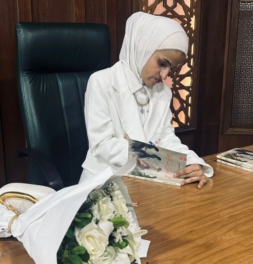 الكاتبة هند الشتيوي توقع روايتها "كواليس نسائية" في المكتبة الوطنية